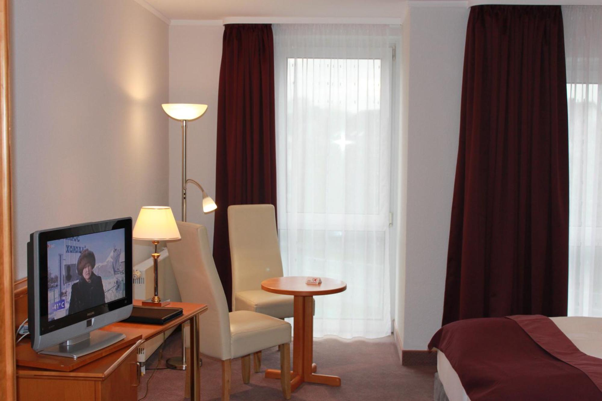 באיירוט Grunau Hotel מראה חיצוני תמונה
