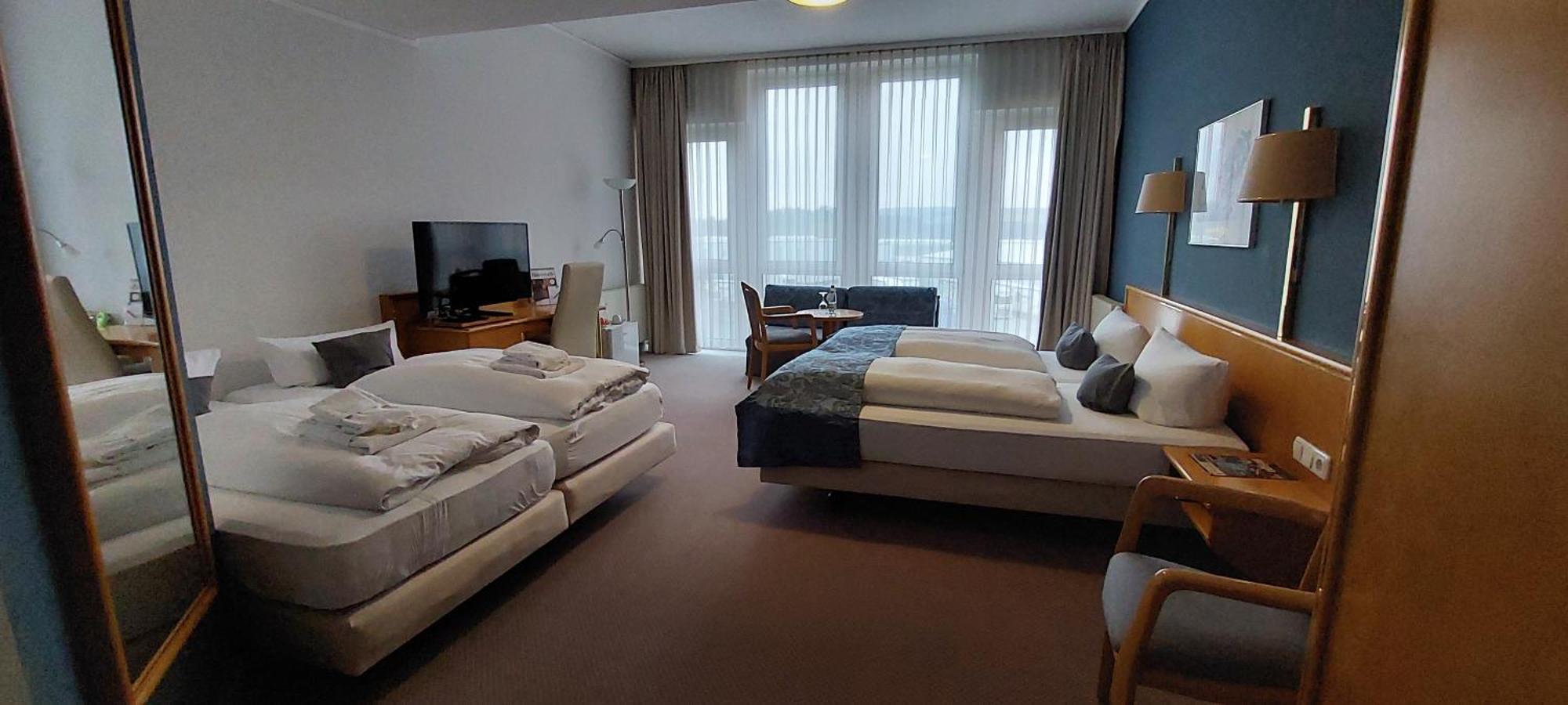 באיירוט Grunau Hotel מראה חיצוני תמונה